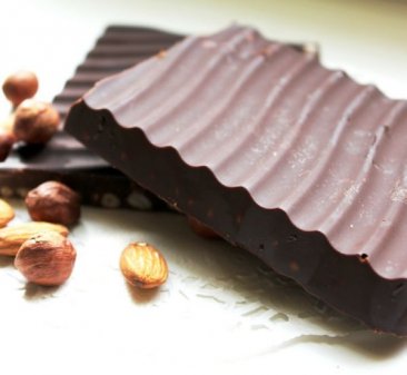 Фото Шоколад на керобе с изюмом и грецким орехом 50 г